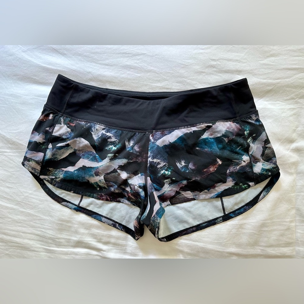 Lululemon Speed Up Shorts- Low Rise- 2.5